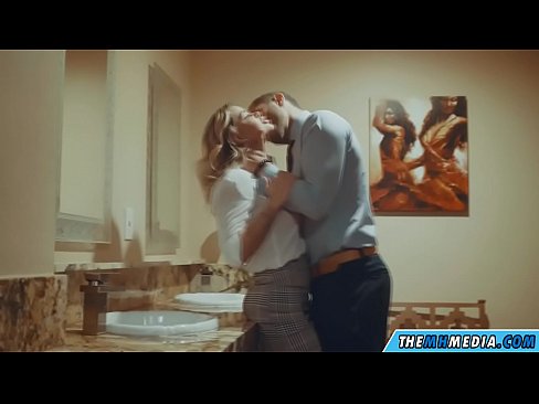 ❤️ Калі грудастая бландынка спакушае цябе ў грамадскім туалете ❌ Чортнае відэа у нас be.sayhentai.ru ❤